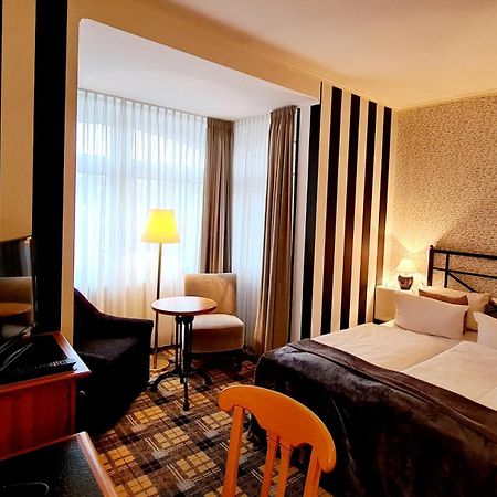 Hotel Schieferhof - Glaslust نويهاوس آم رنفيغ المظهر الخارجي الصورة