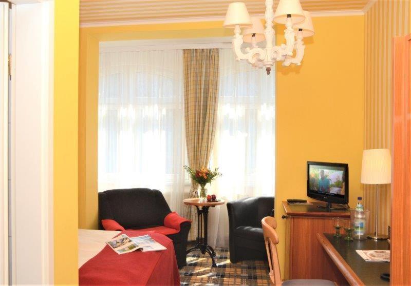 Hotel Schieferhof - Glaslust نويهاوس آم رنفيغ المظهر الخارجي الصورة