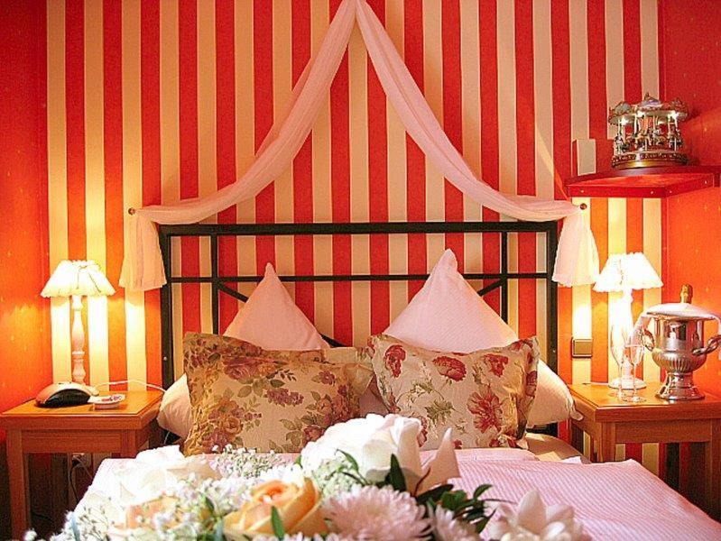 Hotel Schieferhof - Glaslust نويهاوس آم رنفيغ المظهر الخارجي الصورة