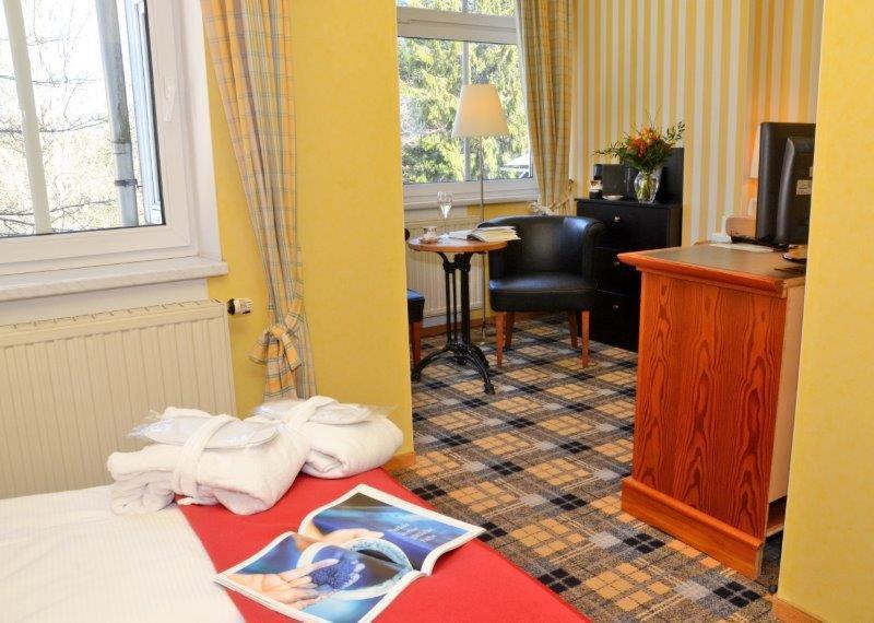 Hotel Schieferhof - Glaslust نويهاوس آم رنفيغ المظهر الخارجي الصورة