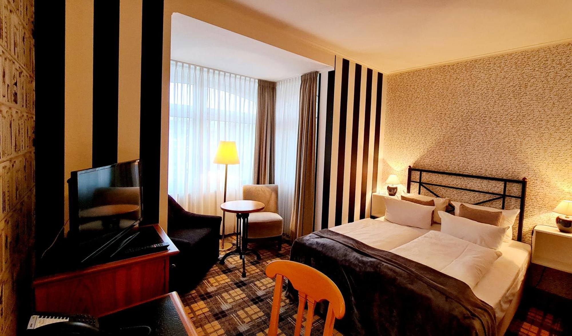 Hotel Schieferhof - Glaslust نويهاوس آم رنفيغ المظهر الخارجي الصورة
