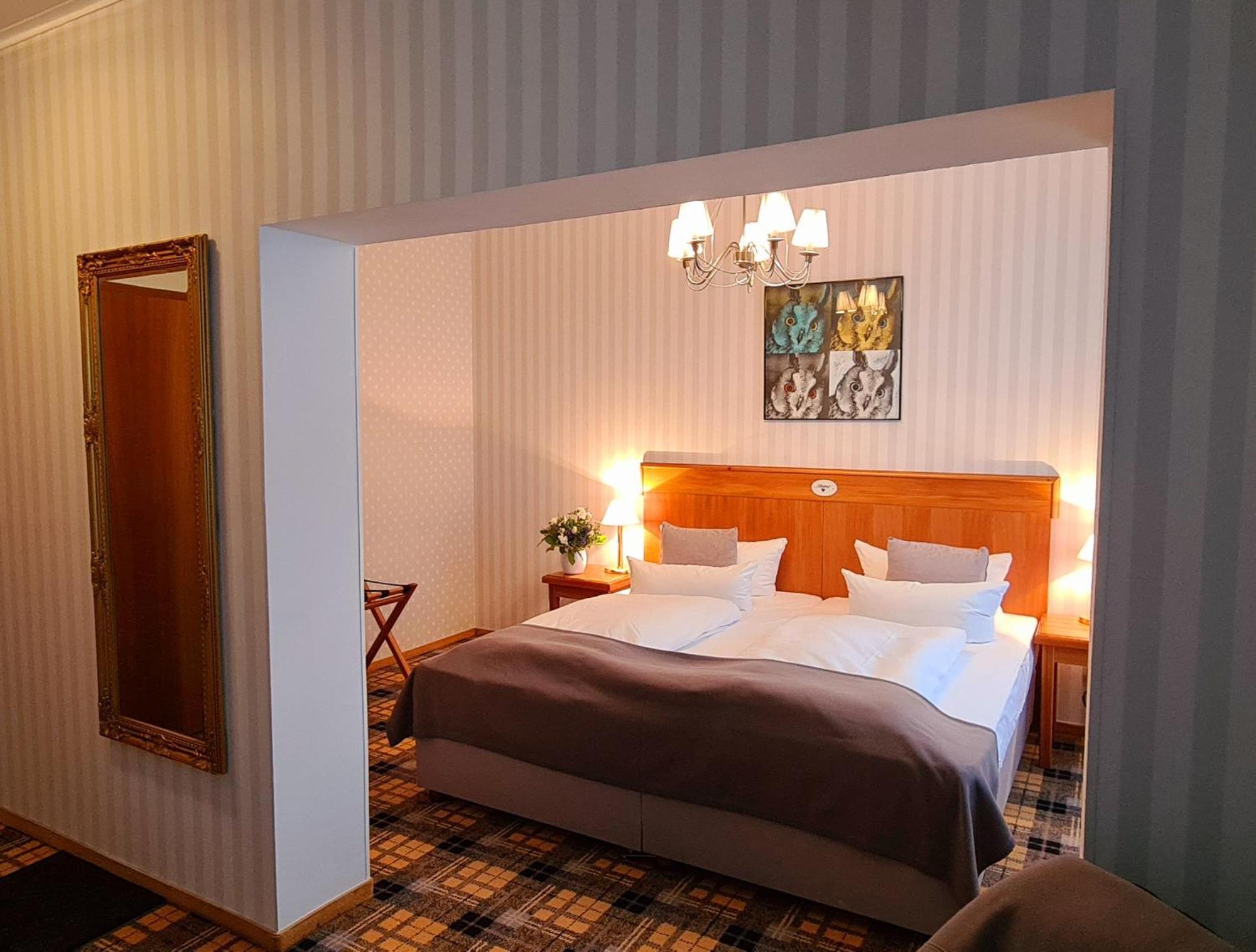 Hotel Schieferhof - Glaslust نويهاوس آم رنفيغ المظهر الخارجي الصورة