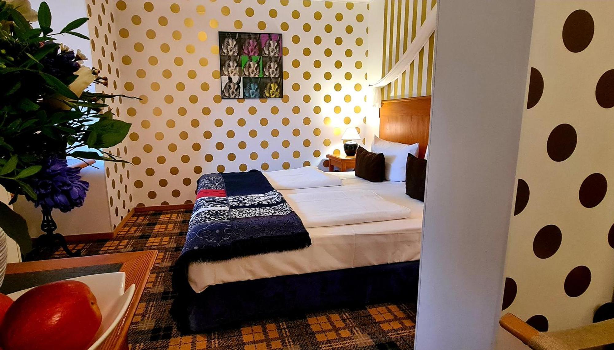 Hotel Schieferhof - Glaslust نويهاوس آم رنفيغ المظهر الخارجي الصورة