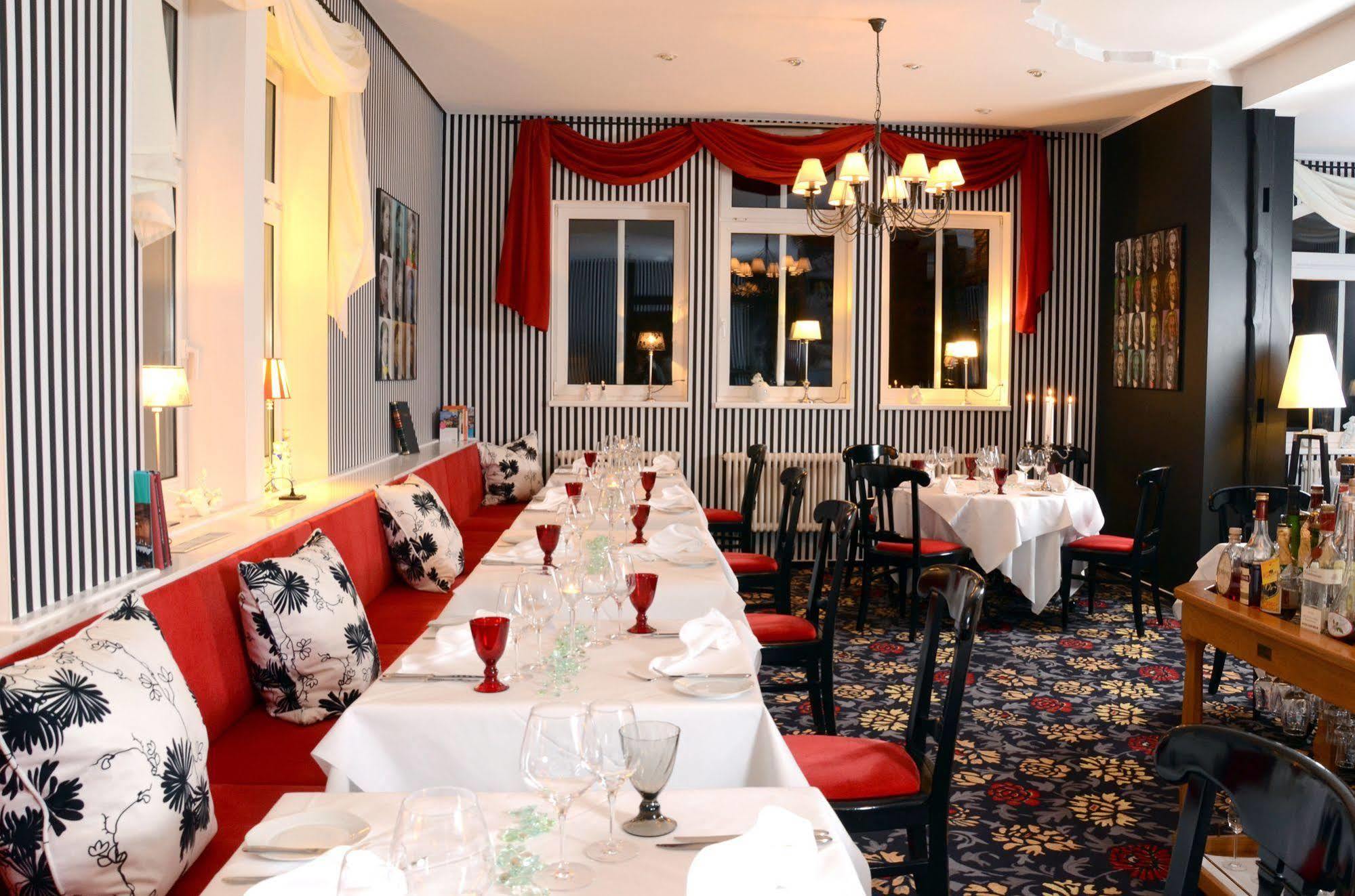 Hotel Schieferhof - Glaslust نويهاوس آم رنفيغ المظهر الخارجي الصورة